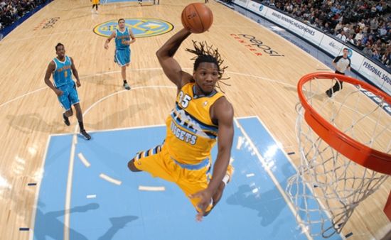 与球迷之间 与球迷之间