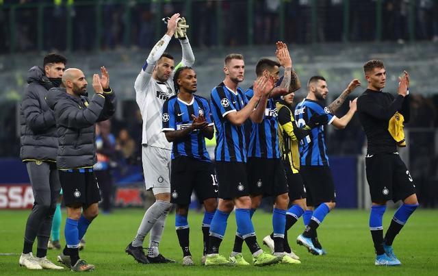 湖人队在比 湖人队在比