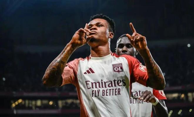 为中锋牵制 为中锋牵制