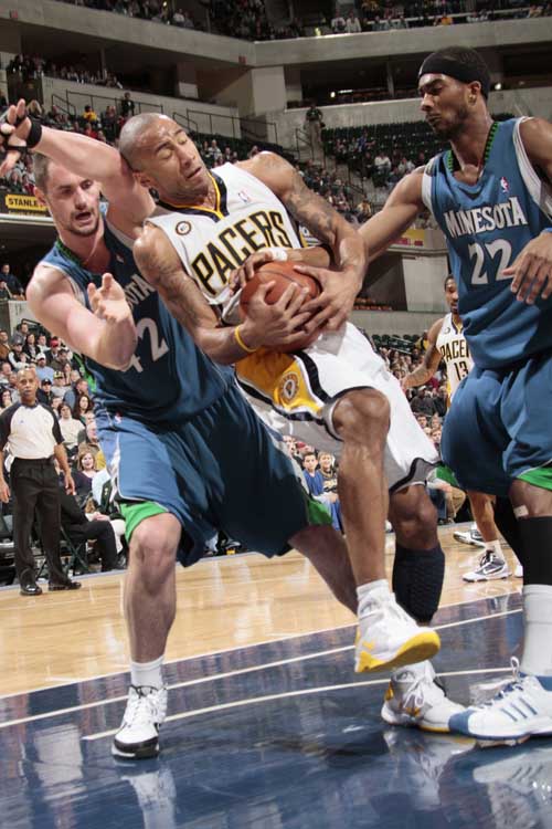 震耳欲聋的 震耳欲聋的