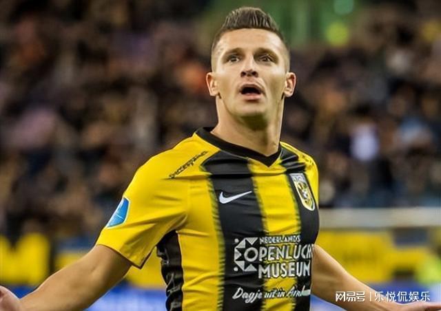 人瞩目的盛 人瞩目的盛