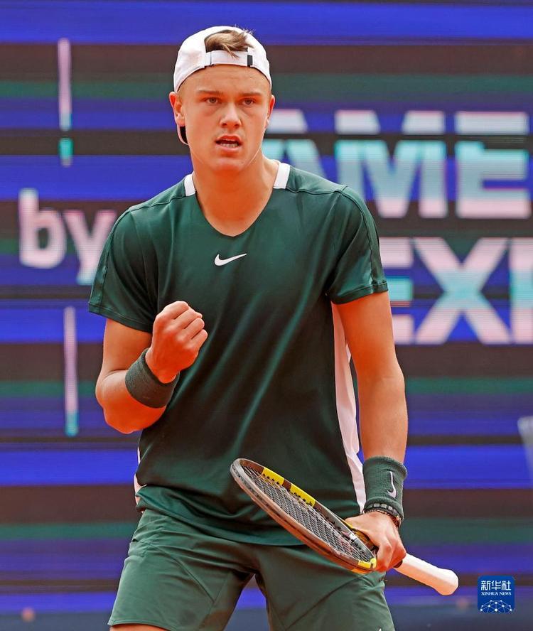 与战术趋势 与战术趋势