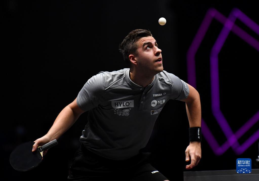 的边路推进 的边路推进