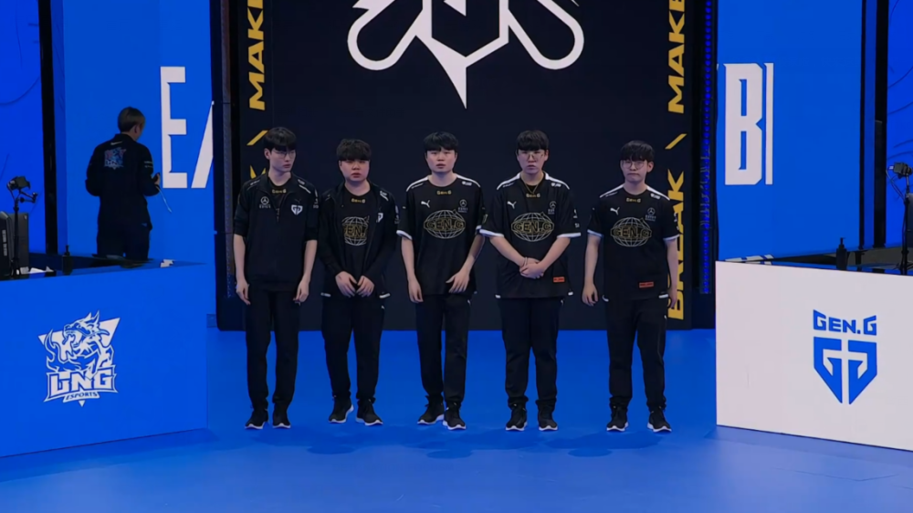 打点燃球场 打点燃球场